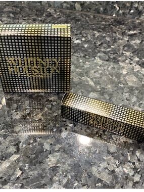 Whitney Houston bundle highlight and lipgloss
